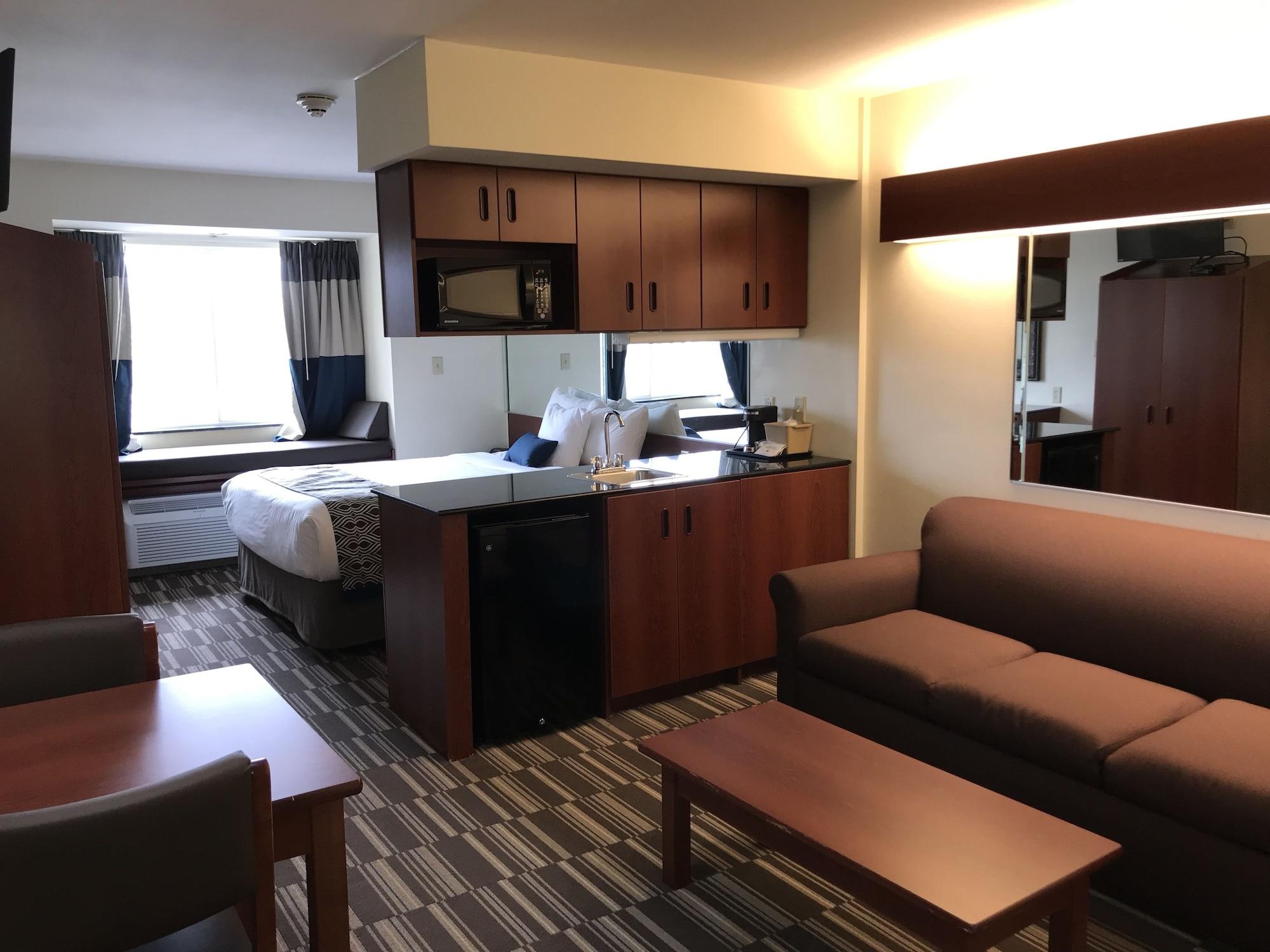 Microtel Inn & Suites By Wyndham Indianapolis Airport Εξωτερικό φωτογραφία