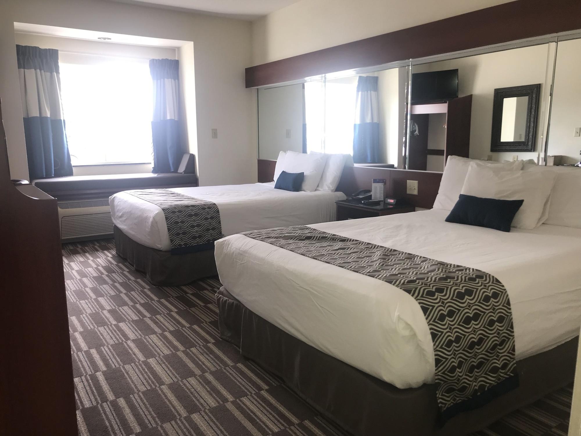 Microtel Inn & Suites By Wyndham Indianapolis Airport Εξωτερικό φωτογραφία