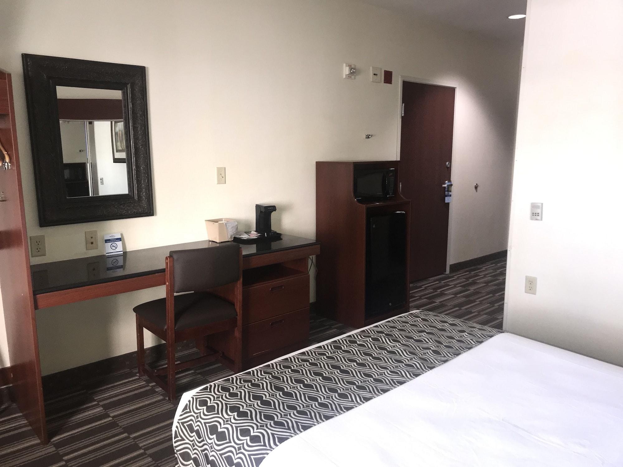 Microtel Inn & Suites By Wyndham Indianapolis Airport Εξωτερικό φωτογραφία