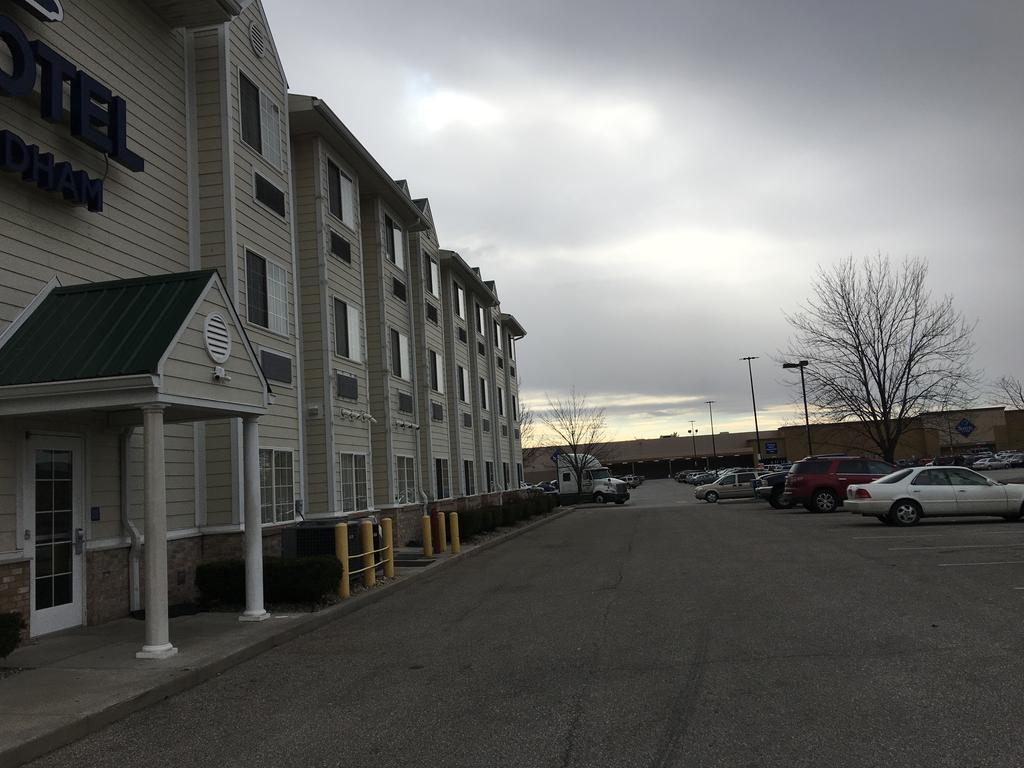 Microtel Inn & Suites By Wyndham Indianapolis Airport Εξωτερικό φωτογραφία