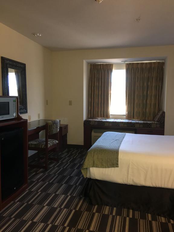 Microtel Inn & Suites By Wyndham Indianapolis Airport Εξωτερικό φωτογραφία