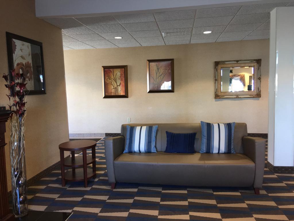 Microtel Inn & Suites By Wyndham Indianapolis Airport Εξωτερικό φωτογραφία
