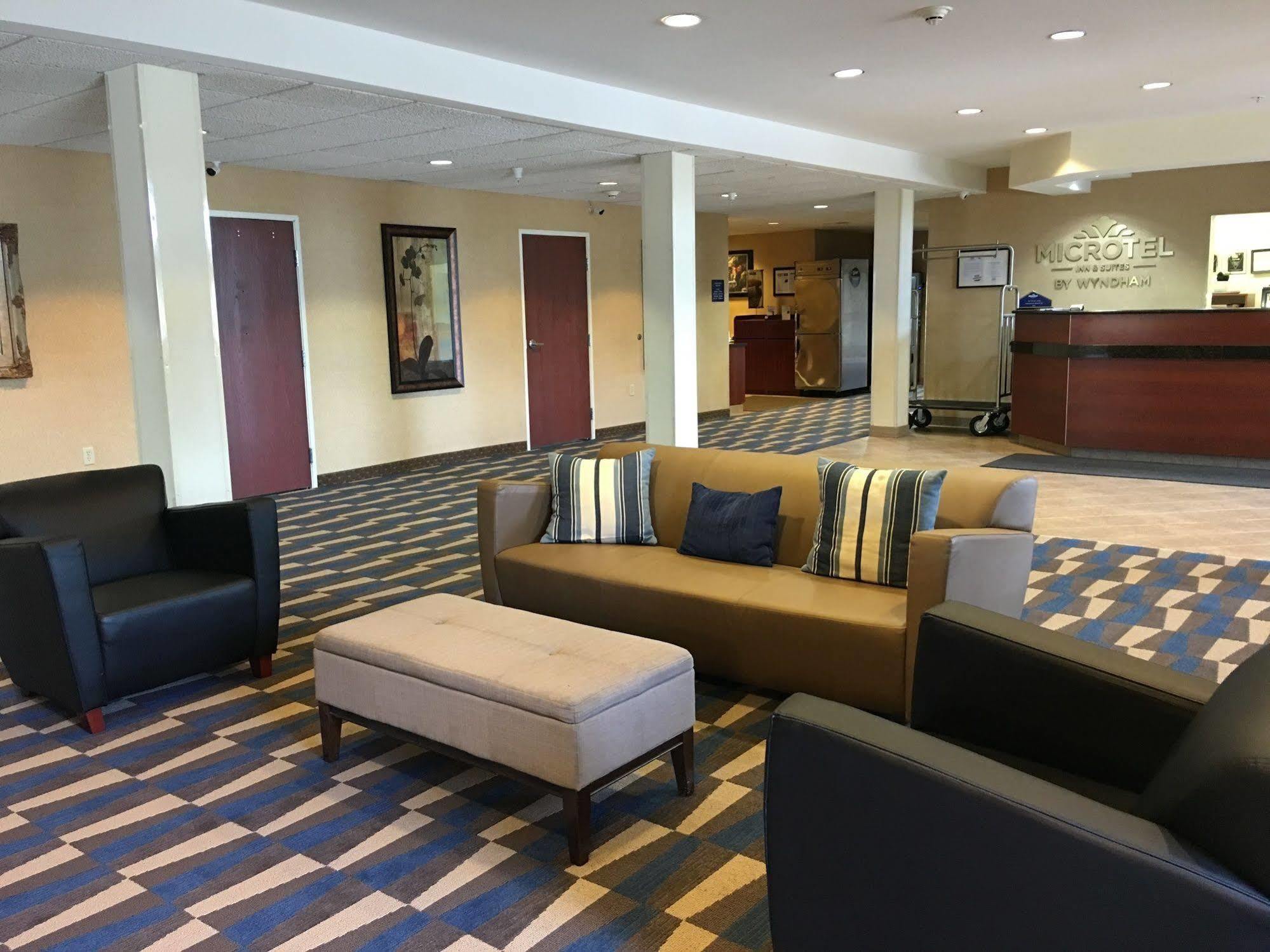 Microtel Inn & Suites By Wyndham Indianapolis Airport Εξωτερικό φωτογραφία